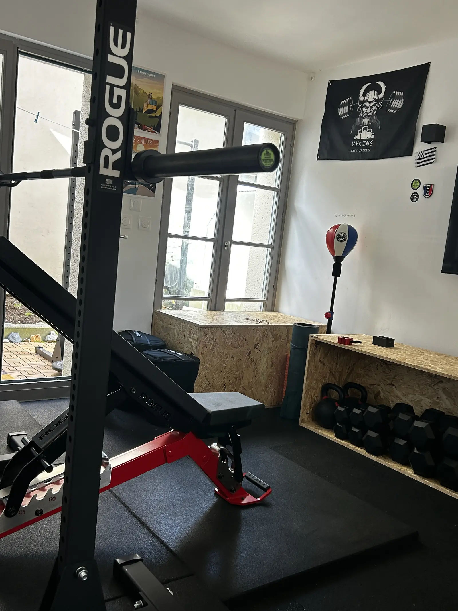 Le Solidor Homegym à Saint-Malo : rack, banc et haltères