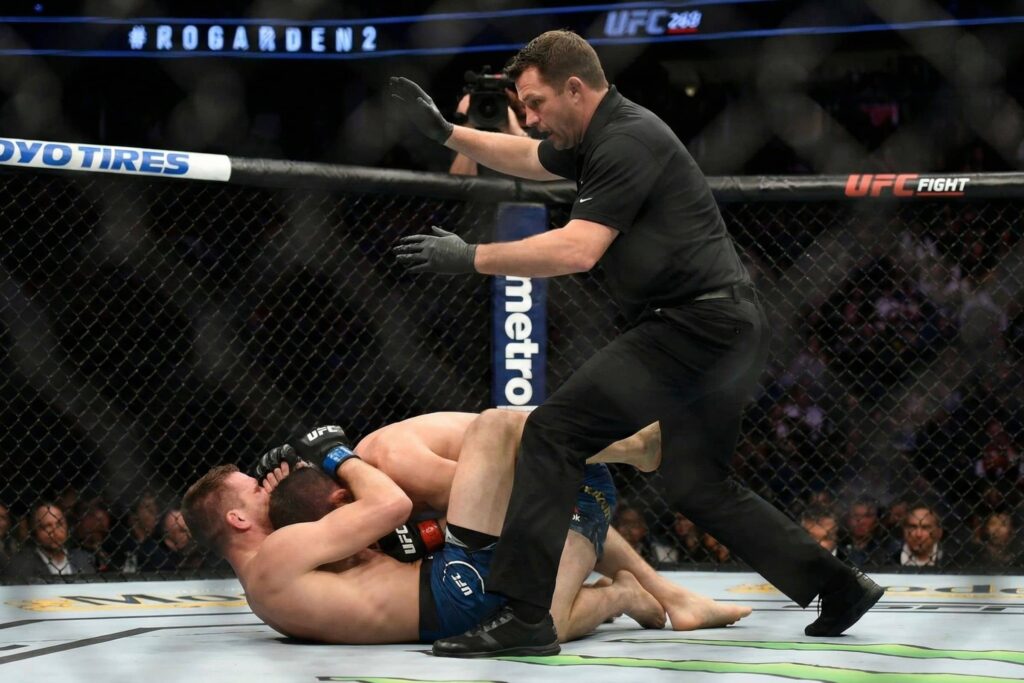 les coups interdits en MMA